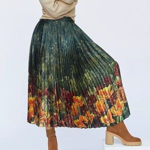NWT ANTHROPOLOGIE Forest Pleated midi Skirt - L Perfect for the holidays!